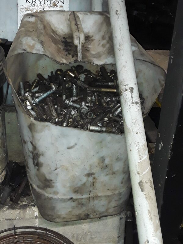 ASSORTED BOLTS/SCREWS BUCKET