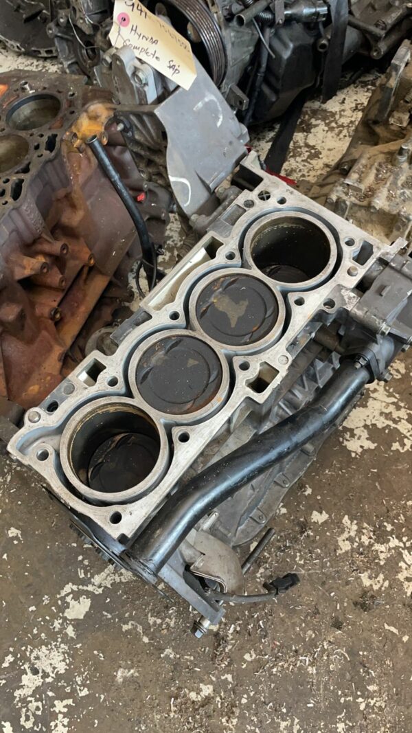 HYUNDAI G4KC Sub Assembly